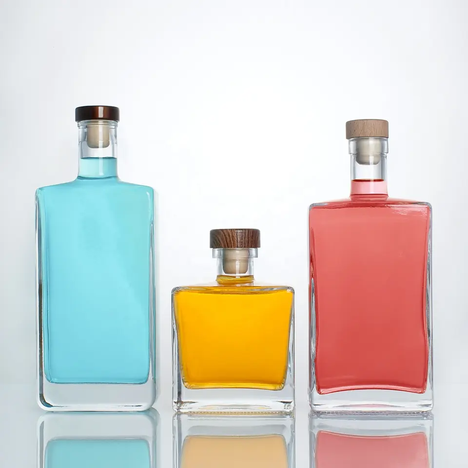 Square glass beverage bottle with screw cap, 200–1000 ml